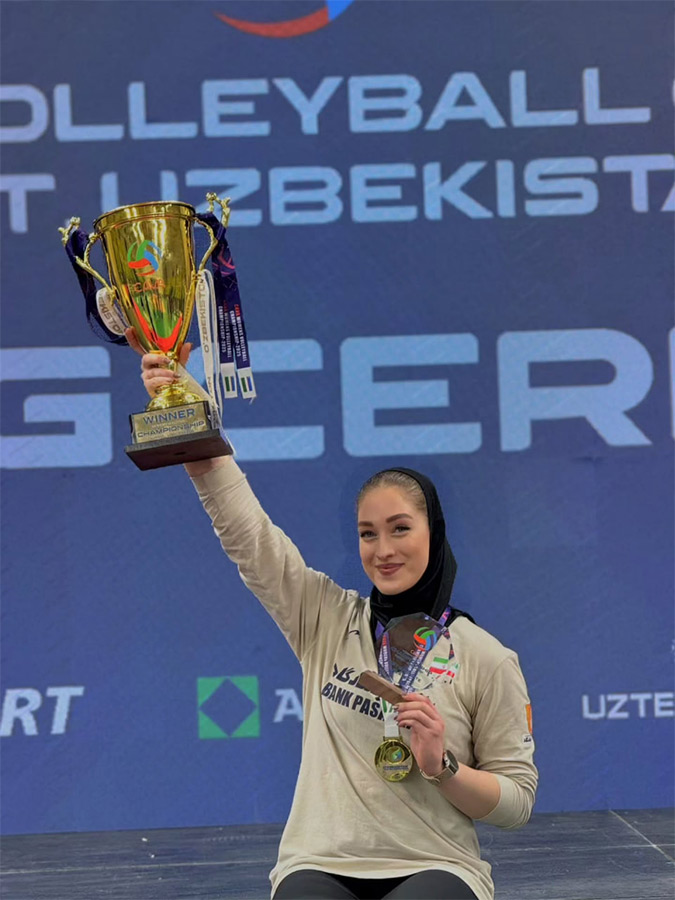 بیوگرافی آیتک سلامت