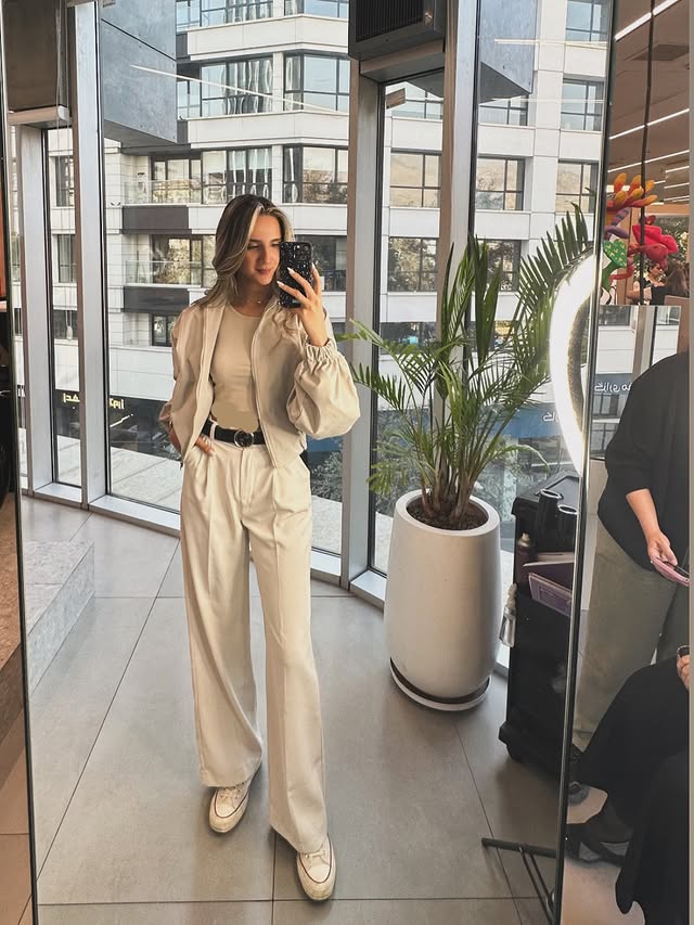 نیلوفر فرخ فال