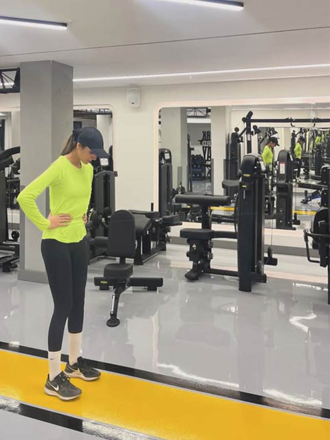 بیوگرافی نیلوفر فرخ‌فال ورزشکار و مربی دو و میدانی