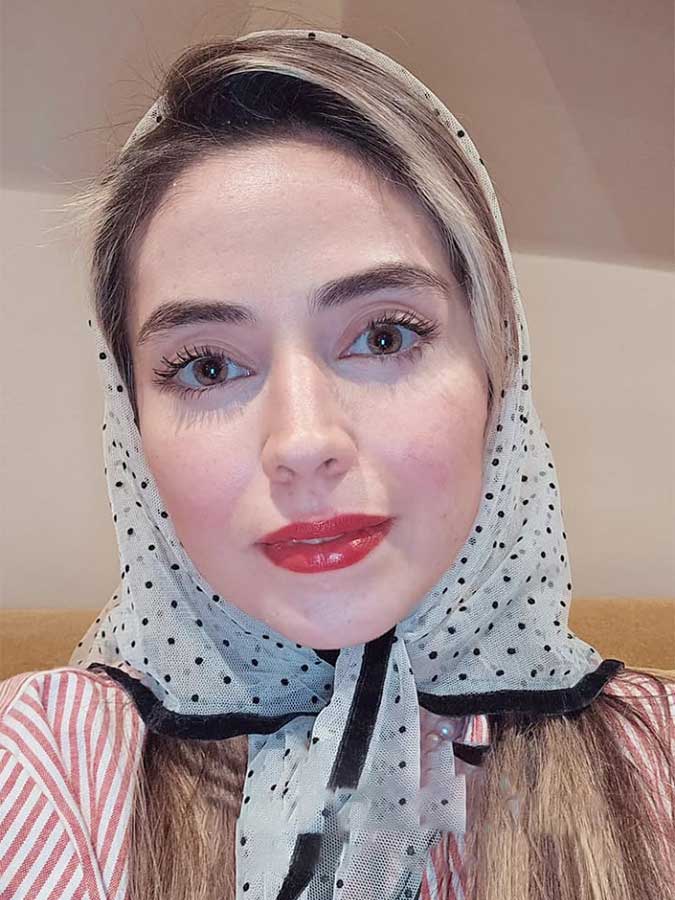 زندگی و کارنامه هنری نیلوفر رجایی‌فر