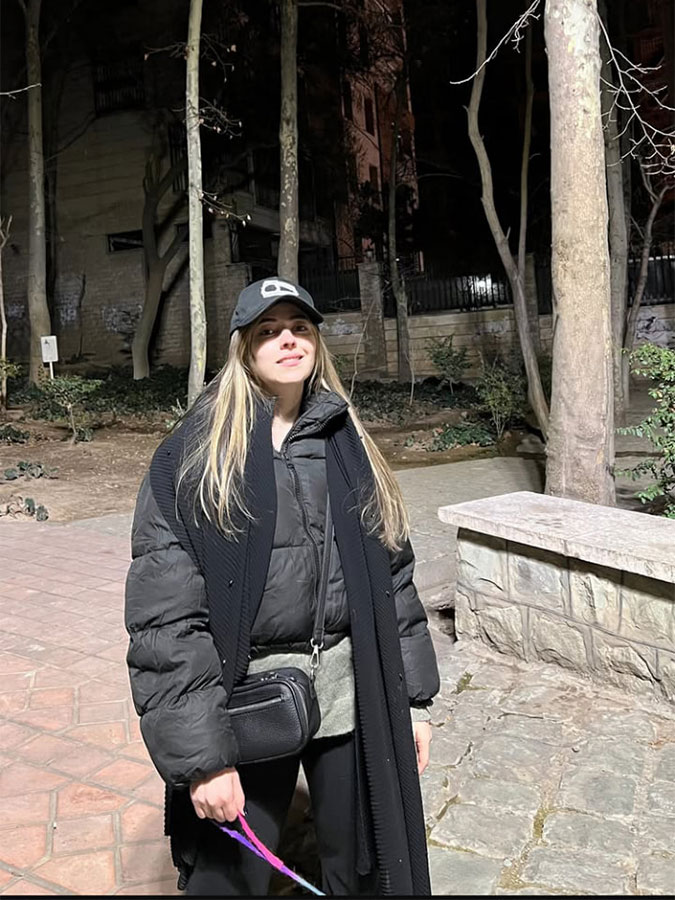 زندگی و کارنامه هنری نیلوفر رجایی‌فر