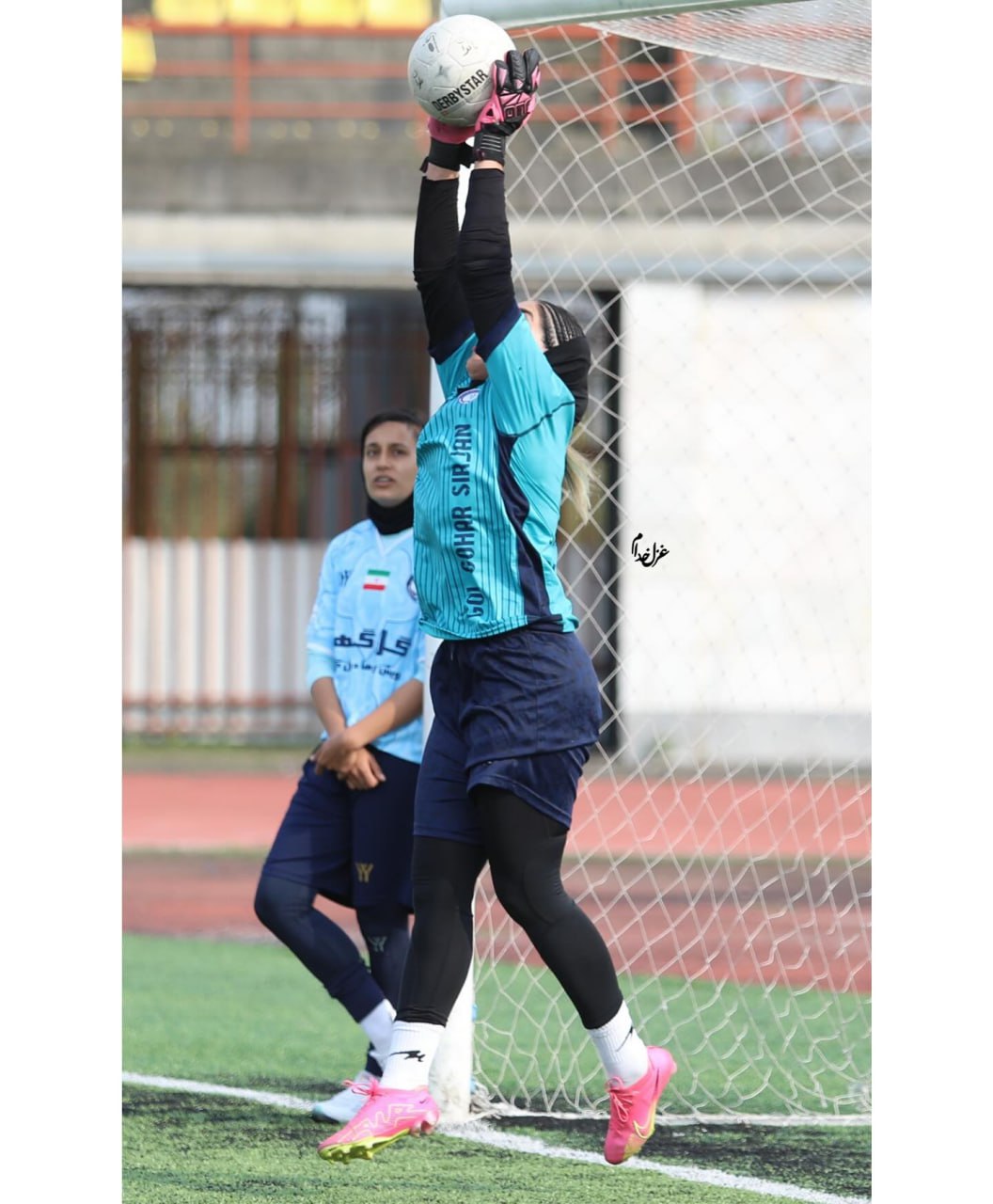 تصاویر زهرا خواجوی دروازه بان زن 9