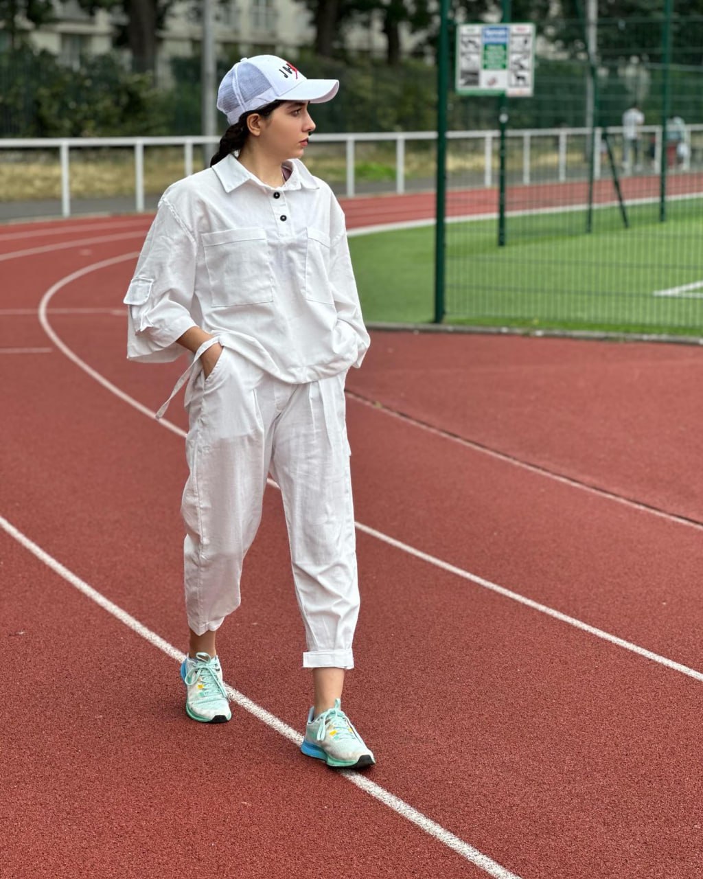 عکس مهسا صفرزاده اسکیت 7