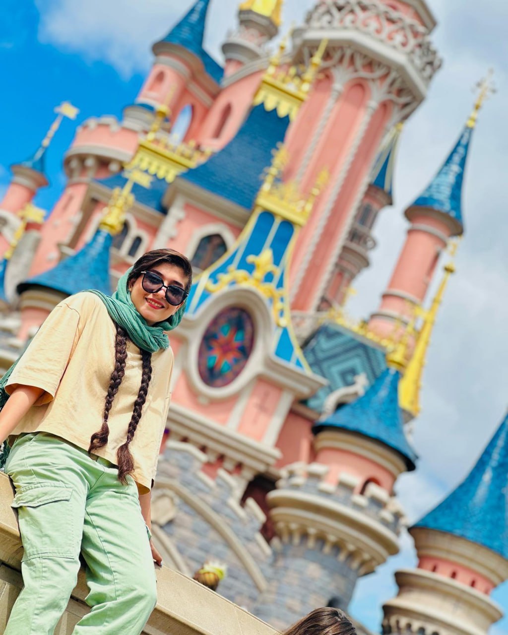 عکس مهسا صفرزاده اسکیت 6