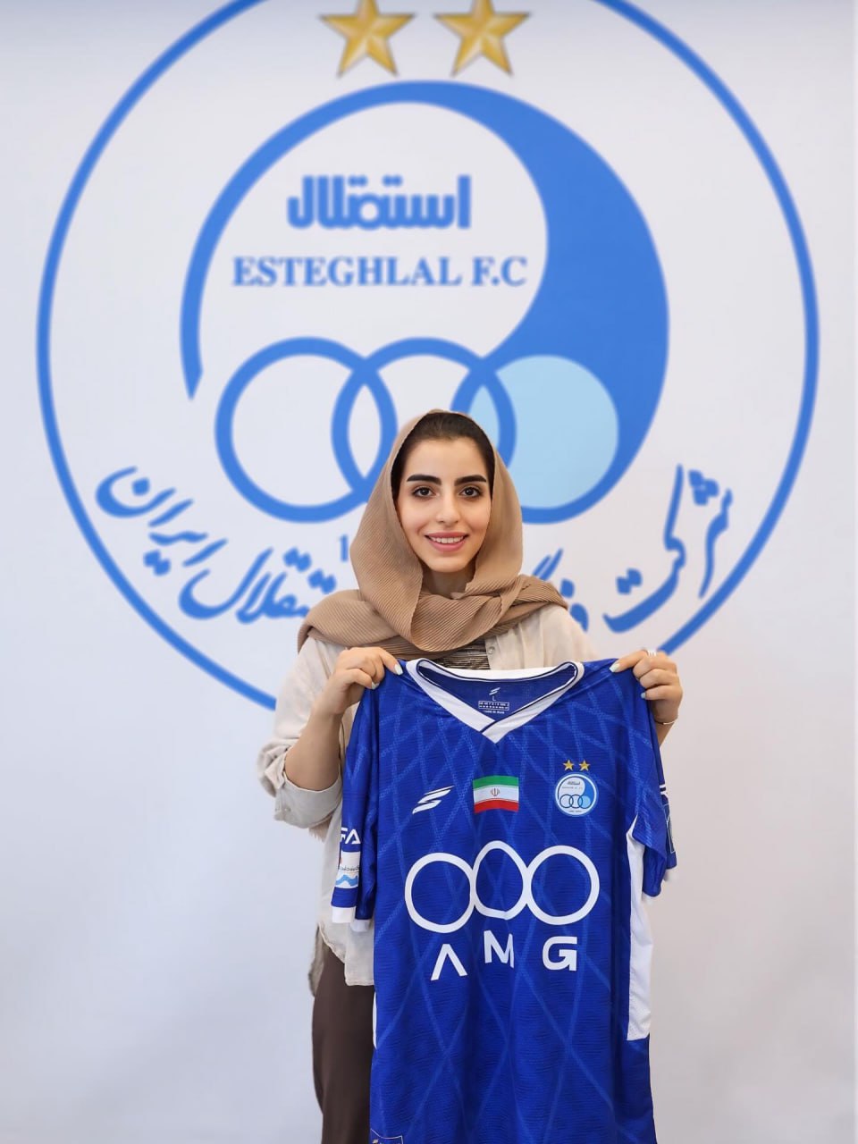 تصاویر شیما کیانی در فوتسال 10