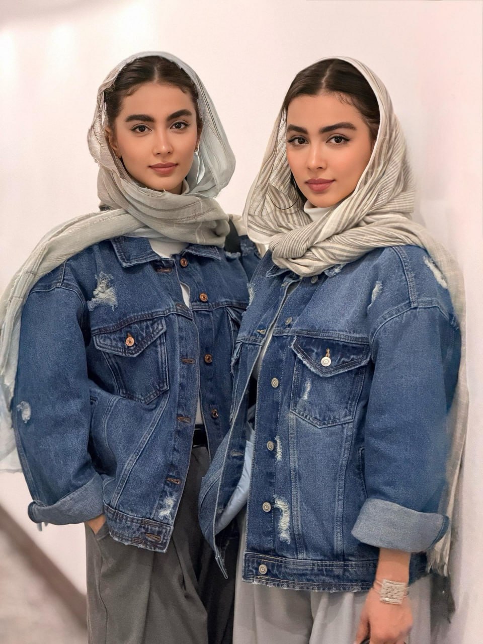 تصاویر جدید سنا حسینی بازیگر دوقلو 5