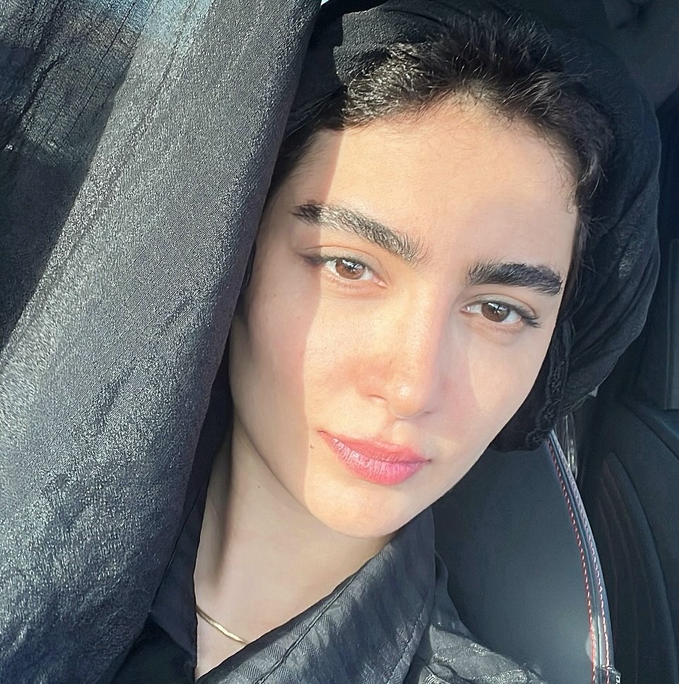 تصاویر جدید سنا حسینی بازیگر دوقلو 4