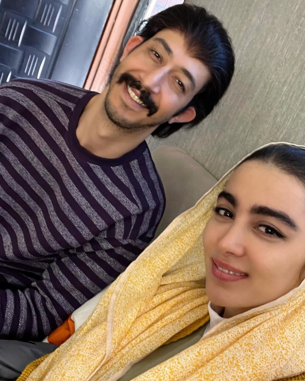 تصاویر جدید سنا حسینی بازیگر دوقلو 2