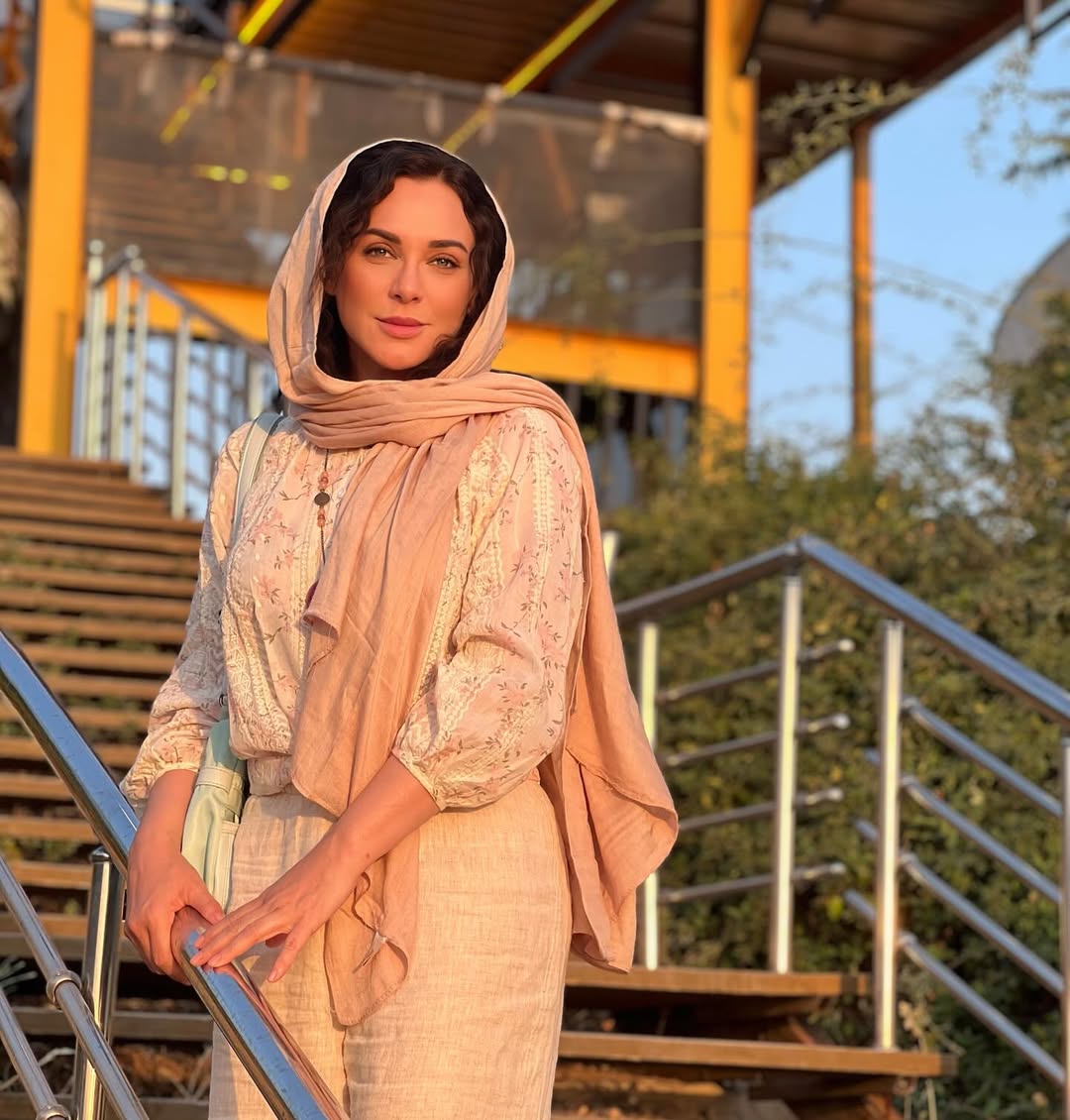 زندگی شخصی و تحصیلات سلاف فواخرجی