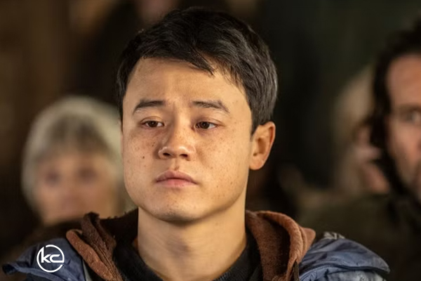 ریکز Ricky He در نقش کنی لی Kenny Liu