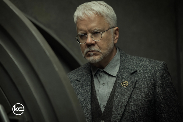 تیم رابینز Tim Robbins در نقش برنارد هالند Bernard Holland