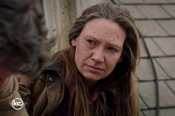آنا تورو Anna Torv در نقش تس سروپوپولوس Tess Servopoulos